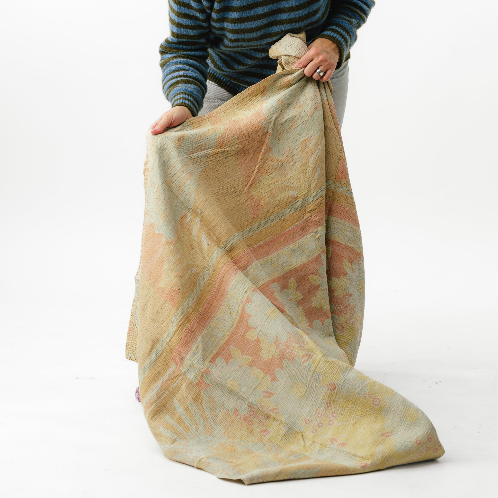 Vintage Kantha Throw Biege, Pinks and Yellows 