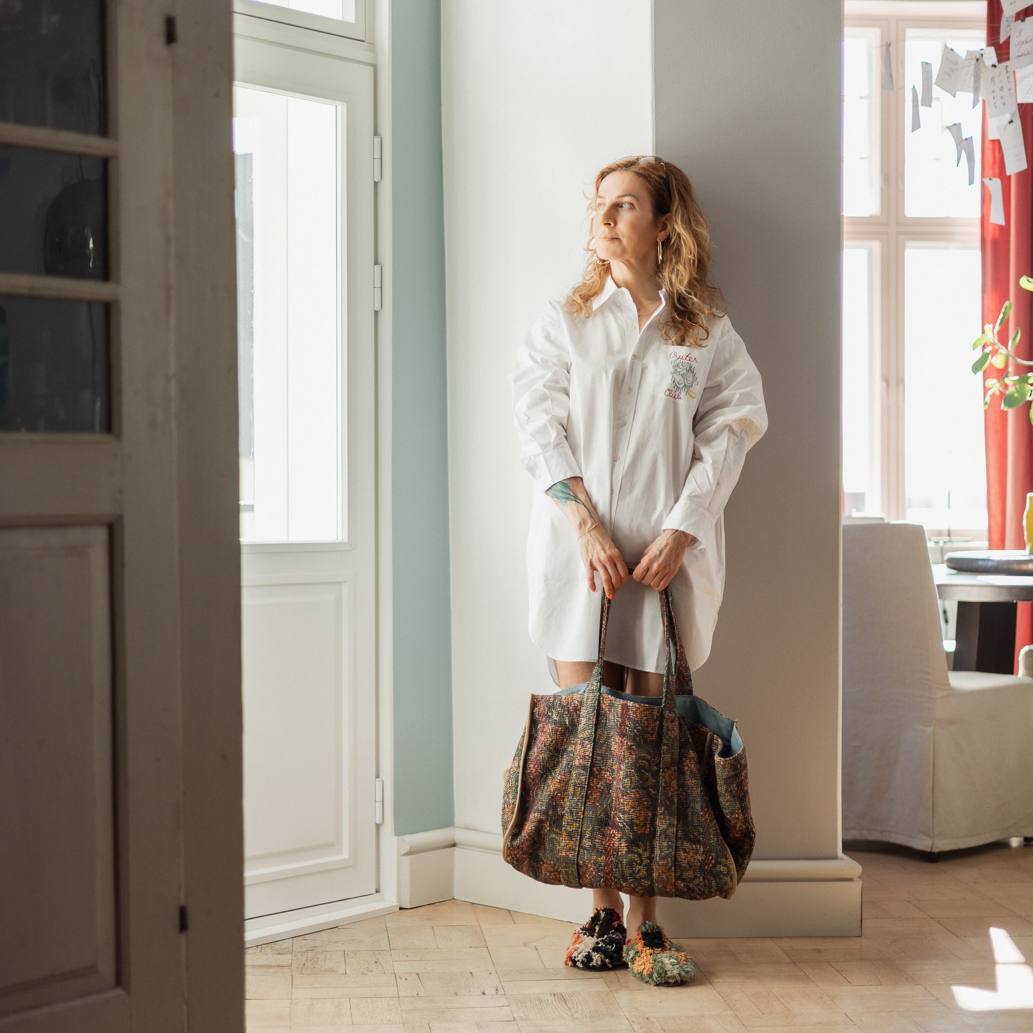 oyster club shirt dress with beach bag
